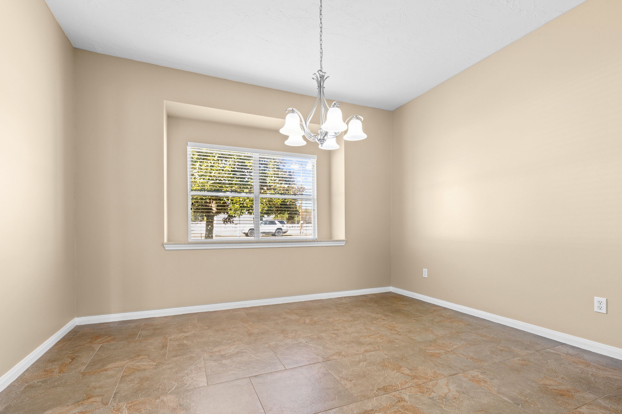 24236 Stuebner Airline Road Tomball, TX 77375 - Photo 12 of 39 Breakfast Room with box window.