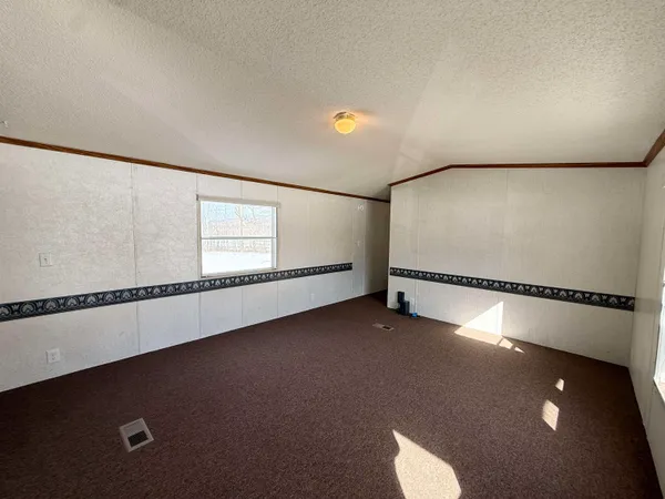 $1,650 | 531 Daniel Webster Highway, Plymouth, NH 03264