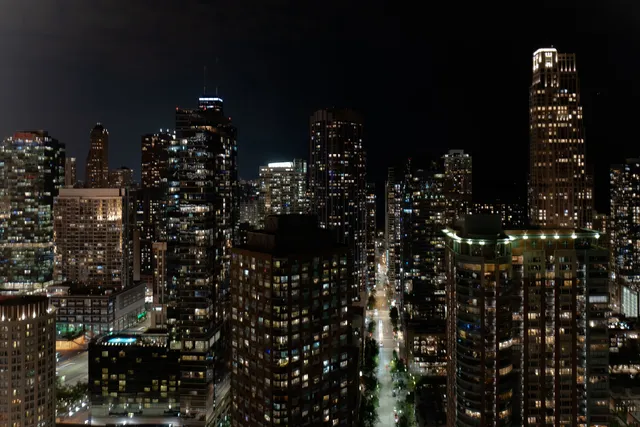 $1,685,000 | 363 East Wacker Drive, Unit 3404, Chicago, IL 60601