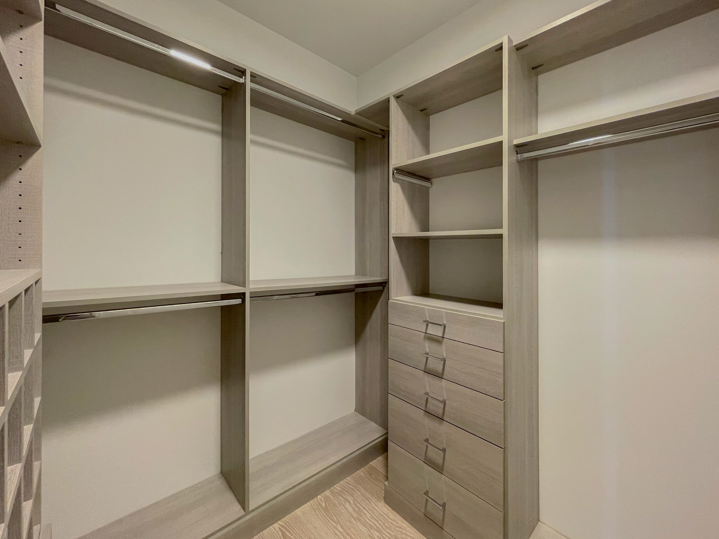 363 East Wacker Drive, Unit 3404 Chicago, IL 60601 - Photo 7 of 22 a view of an empty walk in closet