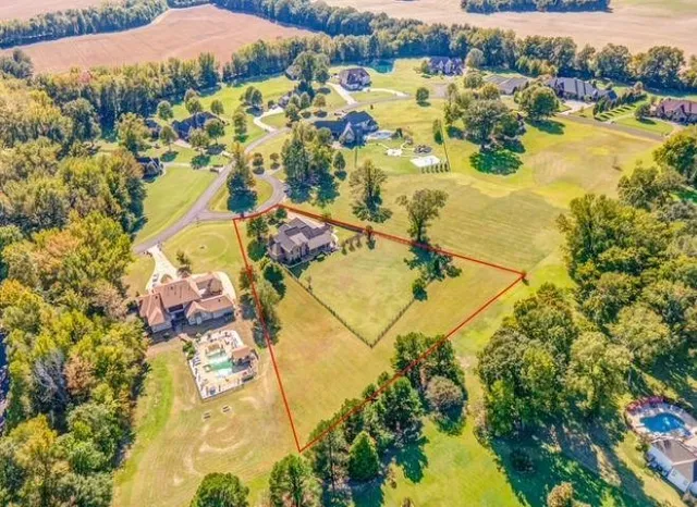 $840,000 | 55 Buckingham Court, Eads, TN 38028