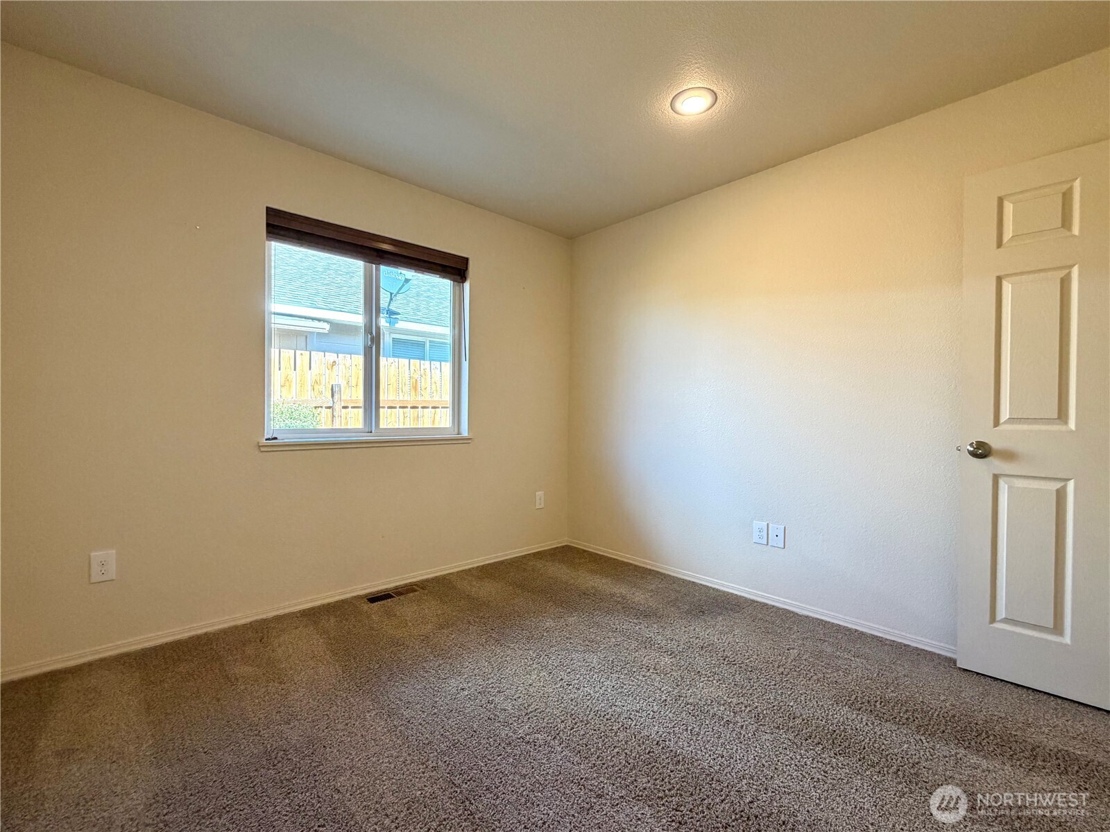 709 Paintbrush Lane Omak, WA 98841 - Photo 25 of 40 an empty room with windows