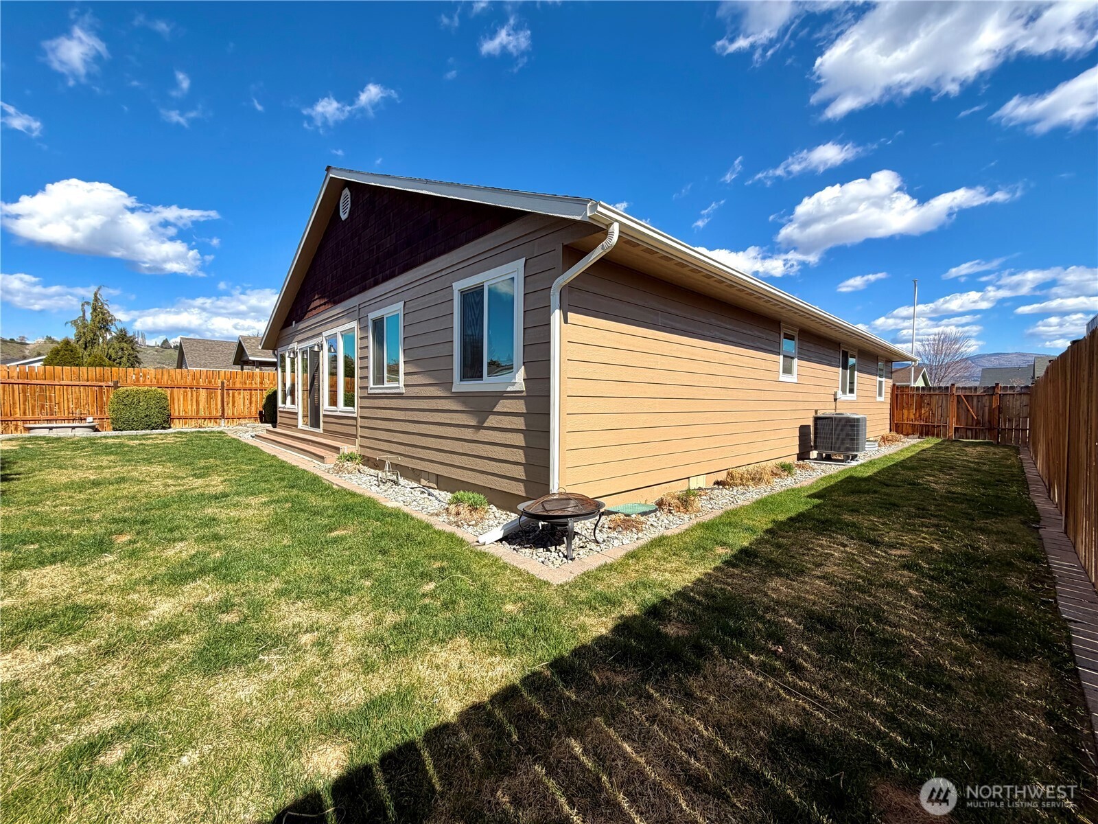 709 Paintbrush Lane Omak, WA 98841 - Photo 39 of 40 a front view of house with yard