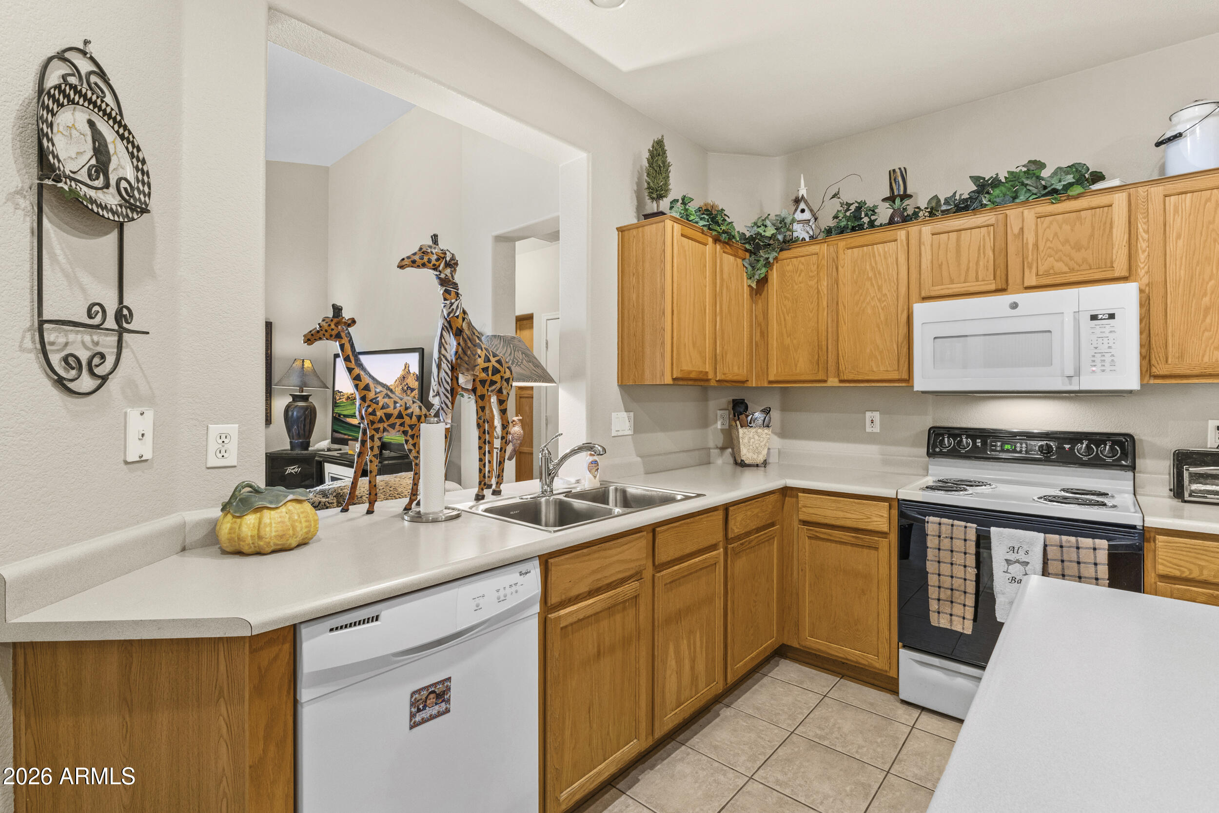 40635 North Key Lane Anthem, AZ 85086 - Photo 9 of 39 Kitchen