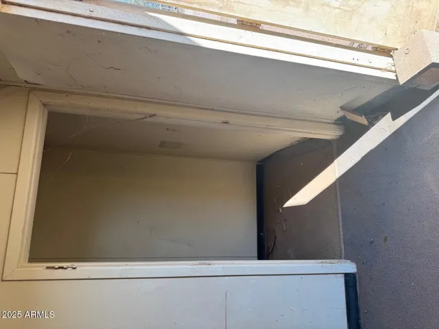 a view of a livingroom with furniture