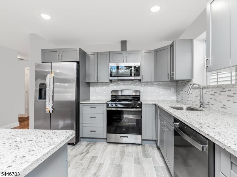 282 West Runyon Street, Unit 2 Newark, NJ 07108 - Photo 3 of 12