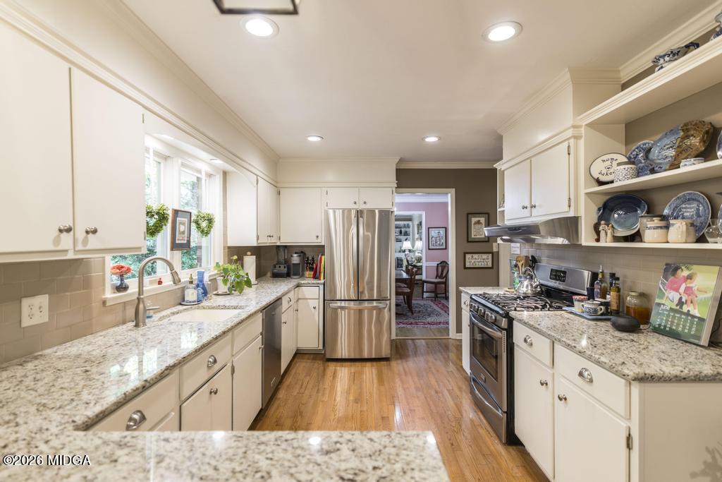 861 Windsor Road Macon, GA 31204 - Photo 6 of 31 kitchen