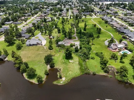 $699,000 | 3633 Holly Hill Road, Lake Charles, LA 70605