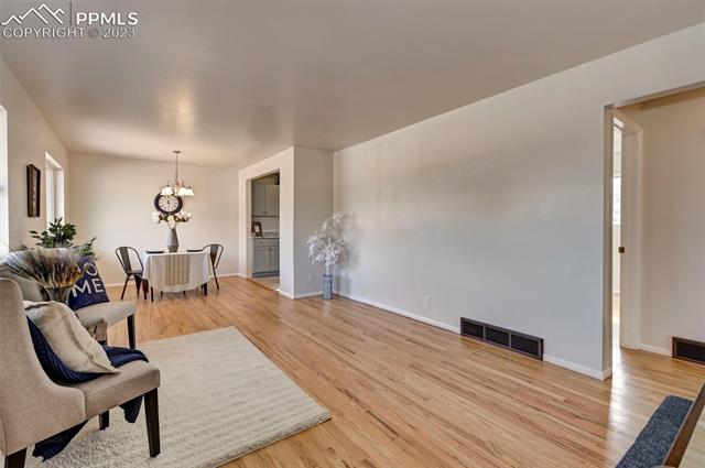 534 Yellowstone Road Colorado Springs, CO 80910 - Photo 6 of 40 Dining and Great room