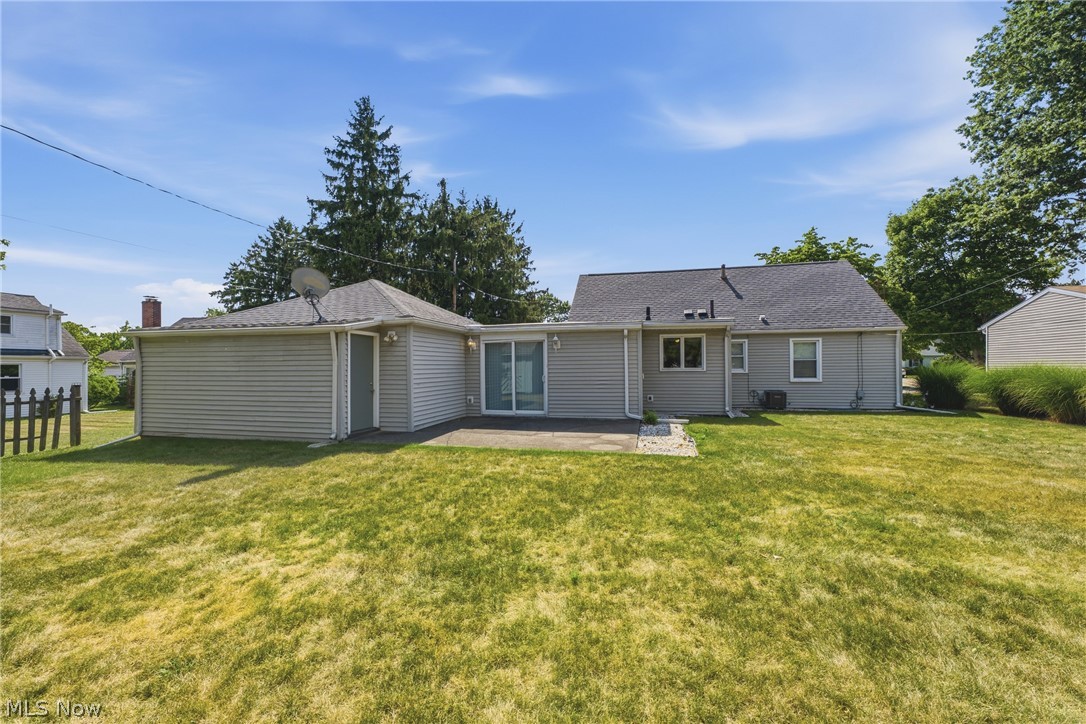 214 Grandview Avenue Northwest Canton, OH 44708 - Photo 10 of 35