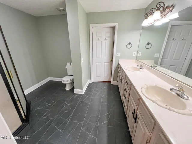 $294,900 | 502 Thunderbird Drive North, Hernando, MS 38632