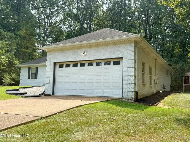 $294,900 | 502 Thunderbird Drive North, Hernando, MS 38632