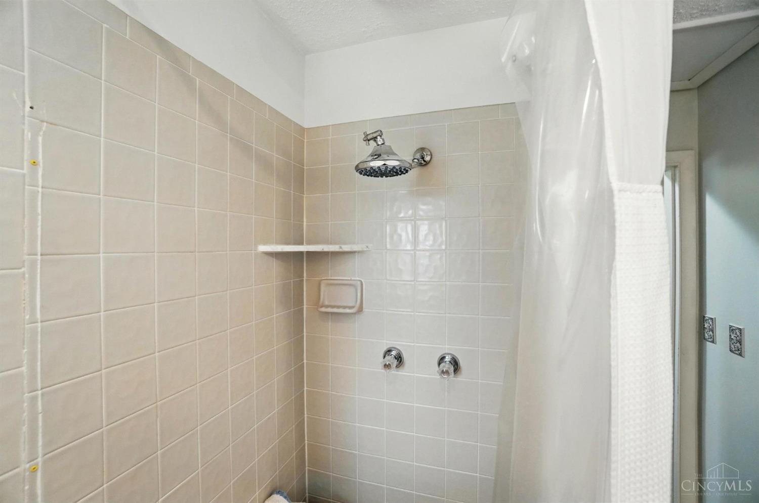 11686 Pippin Road Cincinnati, OH 45231 - Photo 38 of 77 Gallery Image 38