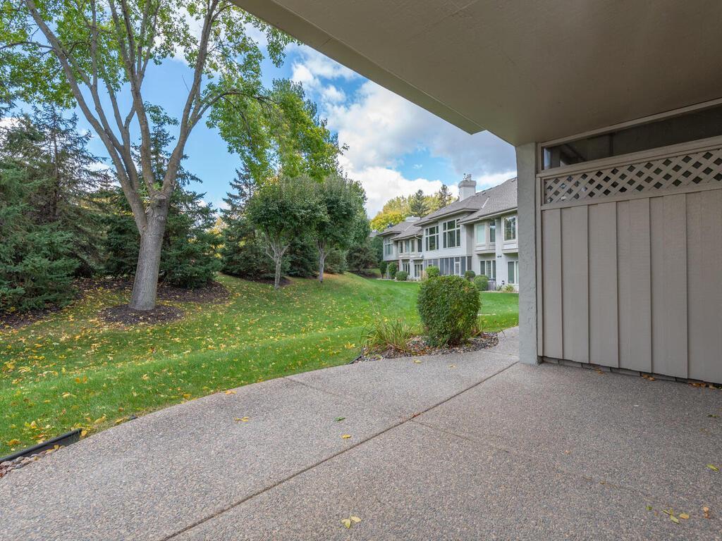 7230 Lewis Ridge Parkway Edina, MN 55439 - Photo 24 of 28