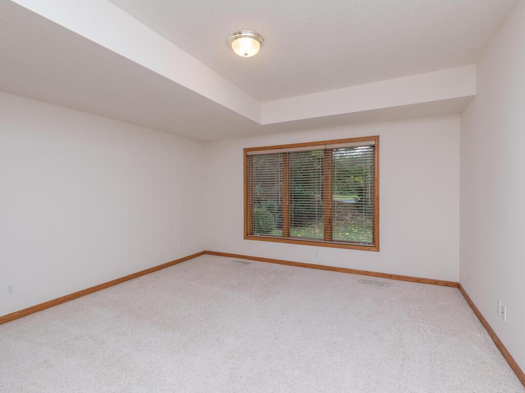 7230 Lewis Ridge Parkway Edina, MN 55439 - Photo 26 of 28