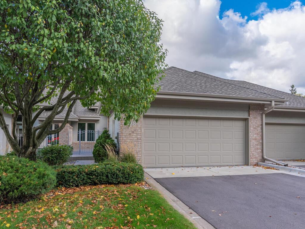 7230 Lewis Ridge Parkway Edina, MN 55439 - Photo 4 of 28
