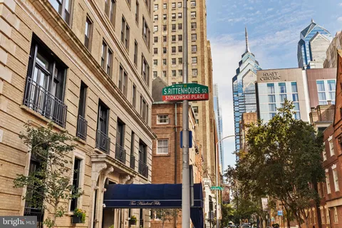 $1,295,000 | 250 South 17th Street, Unit 1100, Philadelphia, PA 19103