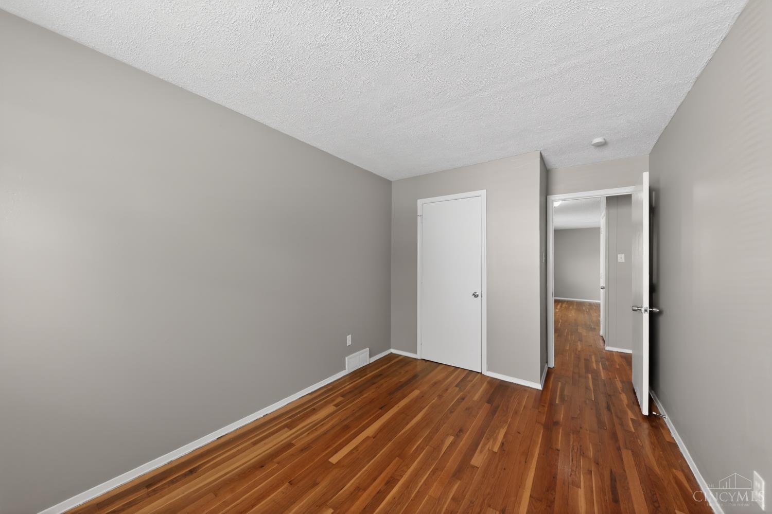 5511 Muddy Creek Road Cincinnati, OH 45238 - Photo 10 of 29