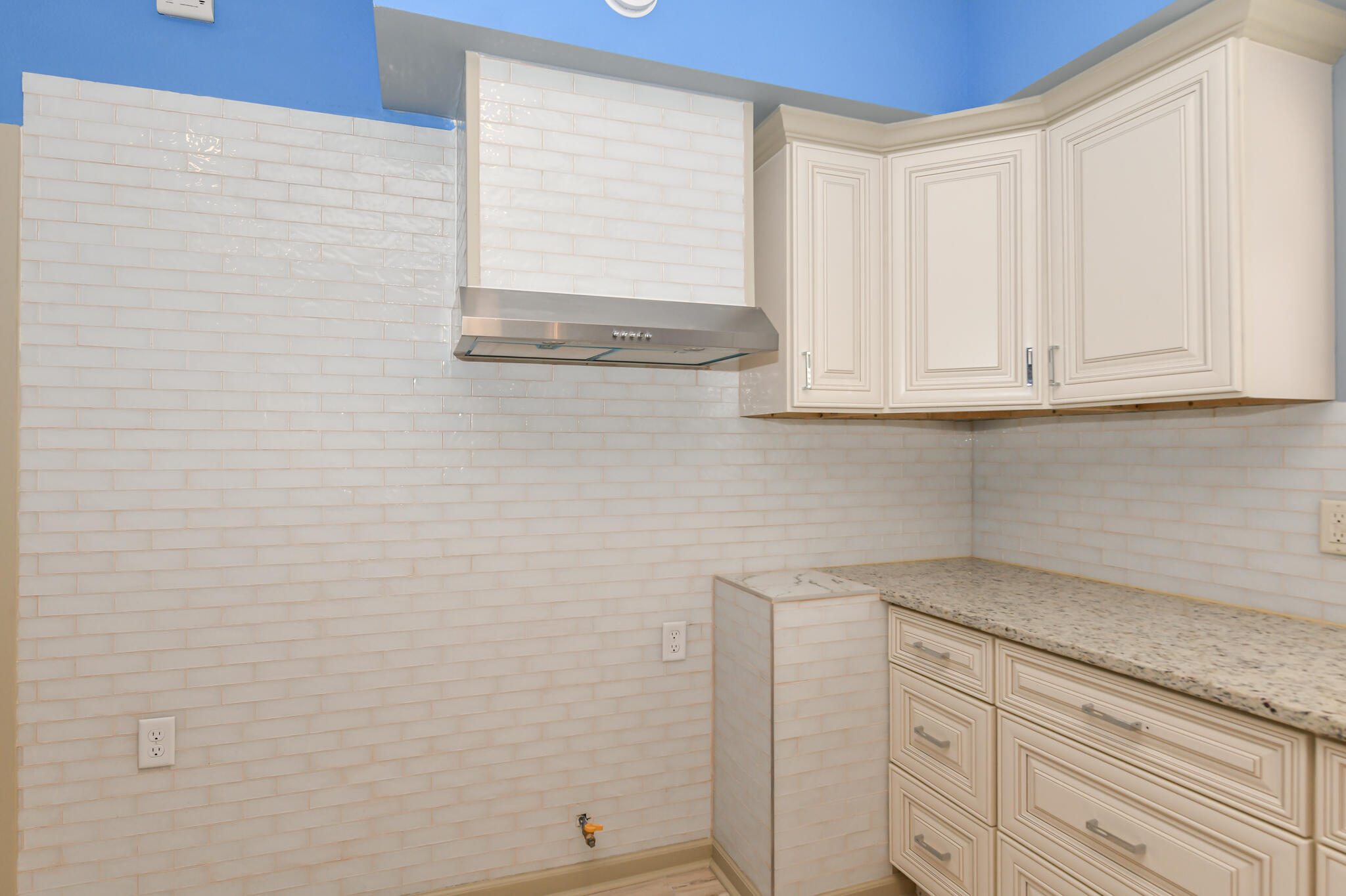 2956 North 39th Street Milwaukee, WI 53210 - Photo 11 of 30 Kitchen