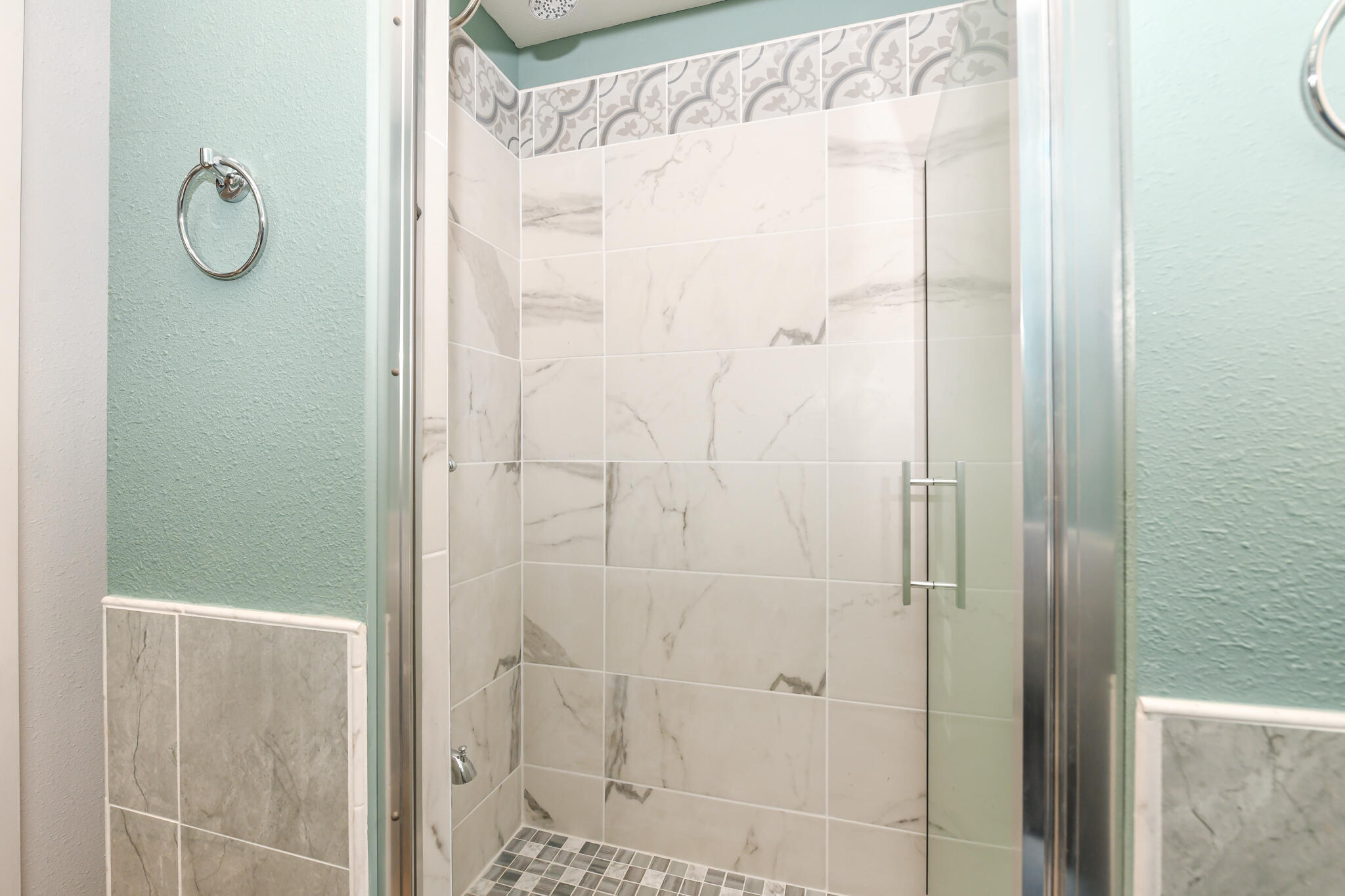 2956 North 39th Street Milwaukee, WI 53210 - Photo 15 of 30 Bathroom on Main Floor