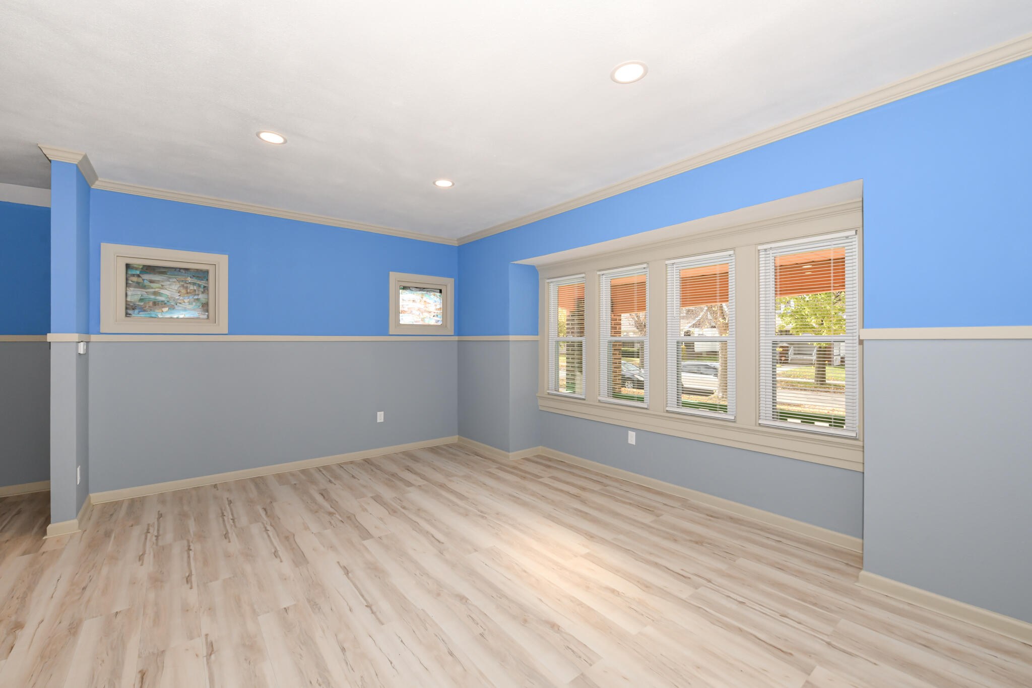 2956 North 39th Street Milwaukee, WI 53210 - Photo 5 of 30 Living Room