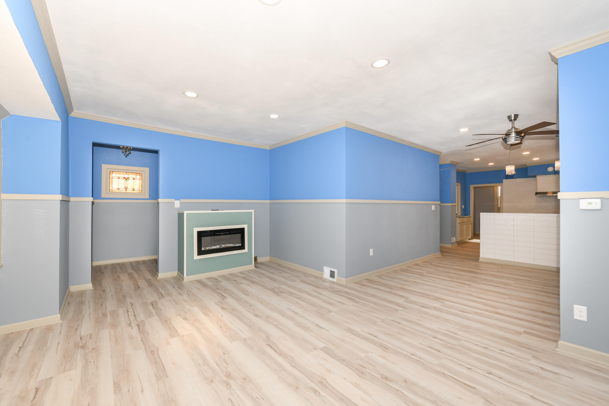 2956 North 39th Street Milwaukee, WI 53210 - Photo 6 of 30 Living Room