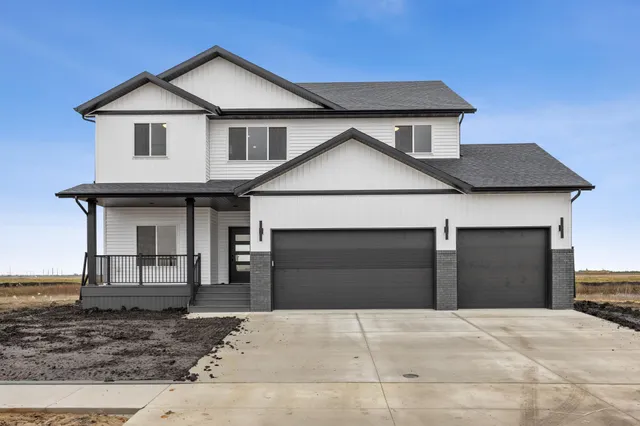 $649,900 | 8414 61st Street South, Horace, ND 58047