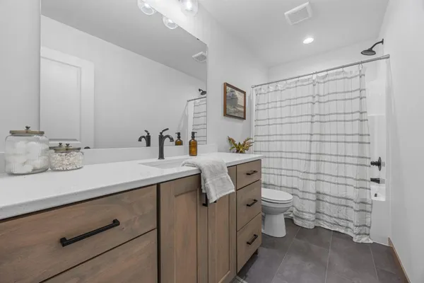 $649,900 | 8414 61st Street South, Horace, ND 58047