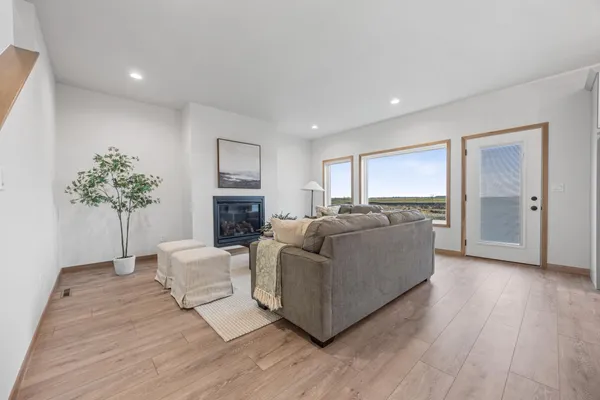 $649,900 | 8414 61st Street South, Horace, ND 58047