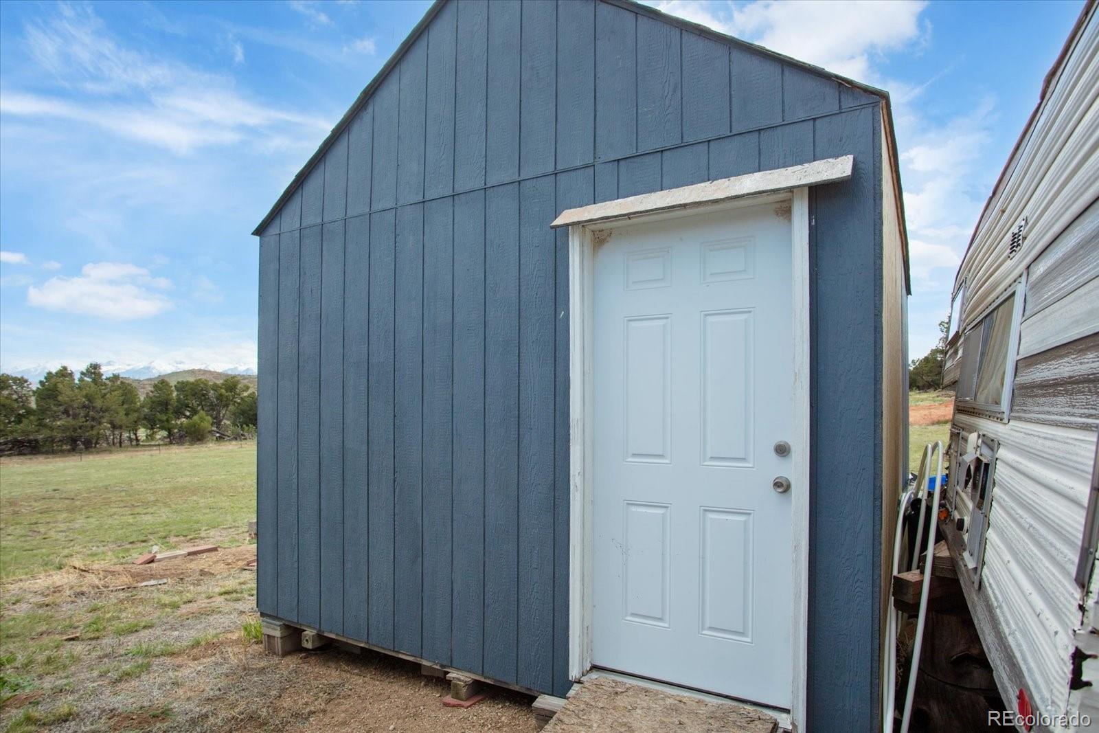 2275 K Path Cotopaxi, CO 81223 - Photo 24 of 28 a backyard of a house