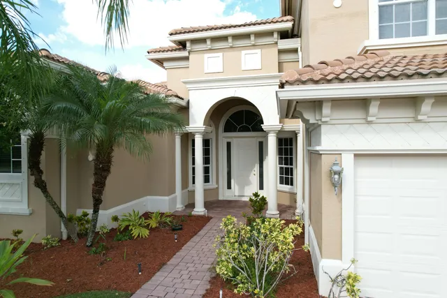 a view of an entryway