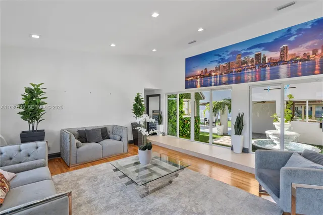 $6,500 | 13815 Southwest 38th Street, Miami, FL 33175