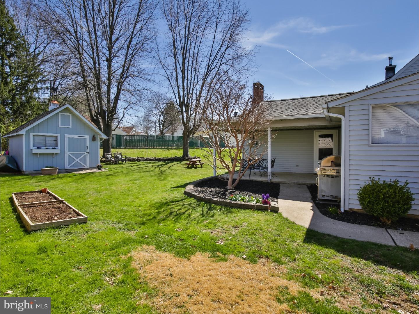 28 Horn Road Levittown, PA 19056 - Photo 22 of 25 Side Yard