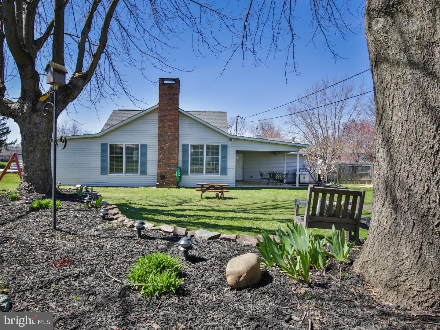 28 Horn Road Levittown, PA 19056 - Photo 24 of 25 Exterior Back