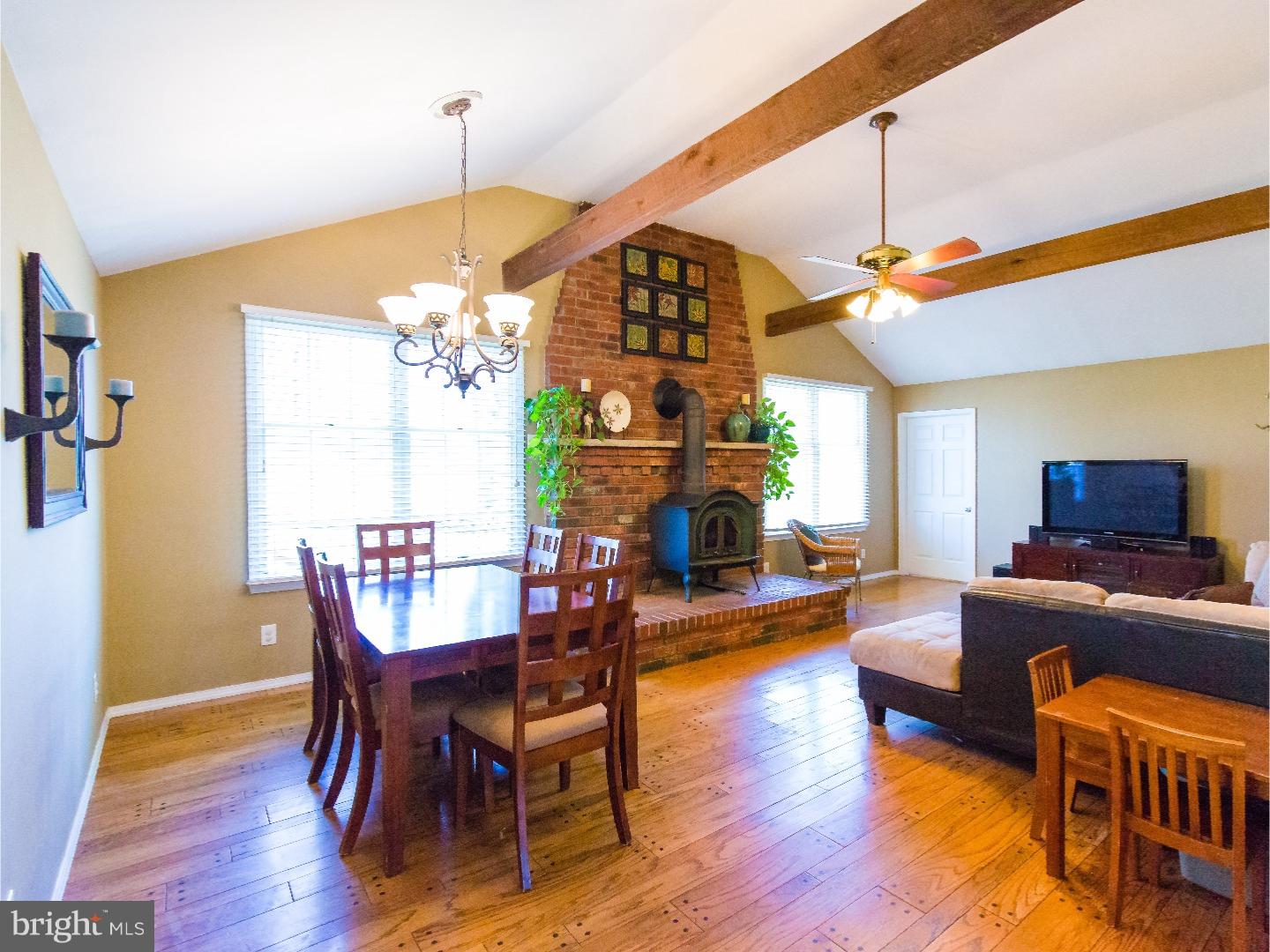 28 Horn Road Levittown, PA 19056 - Photo 10 of 25 Gallery Image 10