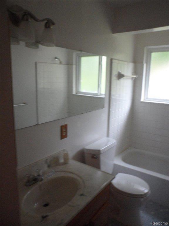 4550 Frazho Road Warren, MI 48091 - Photo 11 of 15 SAM_1354.JPG