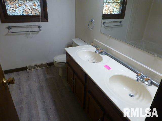 14361 Wilson Road Athens, IL 62613 - Photo 12 of 26