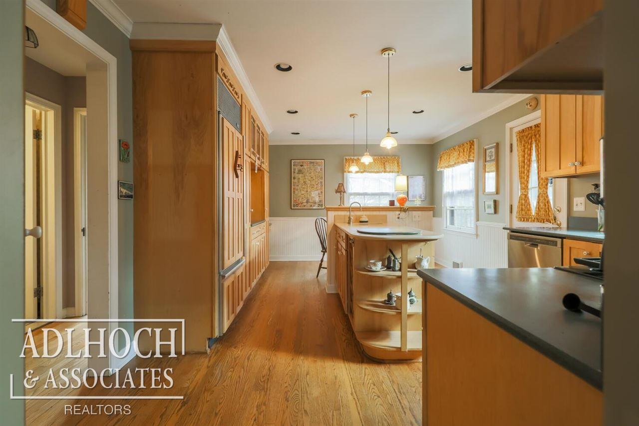 620 Barrington Road Grosse Pointe Park, MI 48230 - Photo 10 of 25