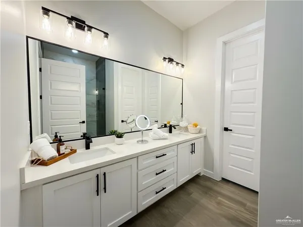 $2,850 | 1006 Cooper Lane, San Juan, TX 78589