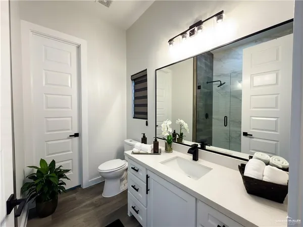 $2,850 | 1006 Cooper Lane, San Juan, TX 78589