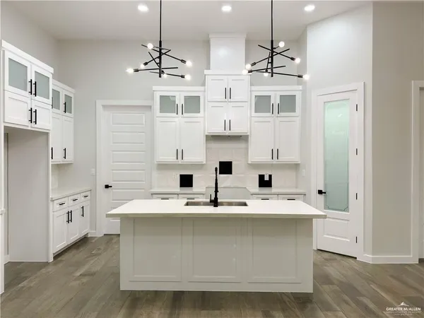 $2,850 | 1006 Cooper Lane, San Juan, TX 78589