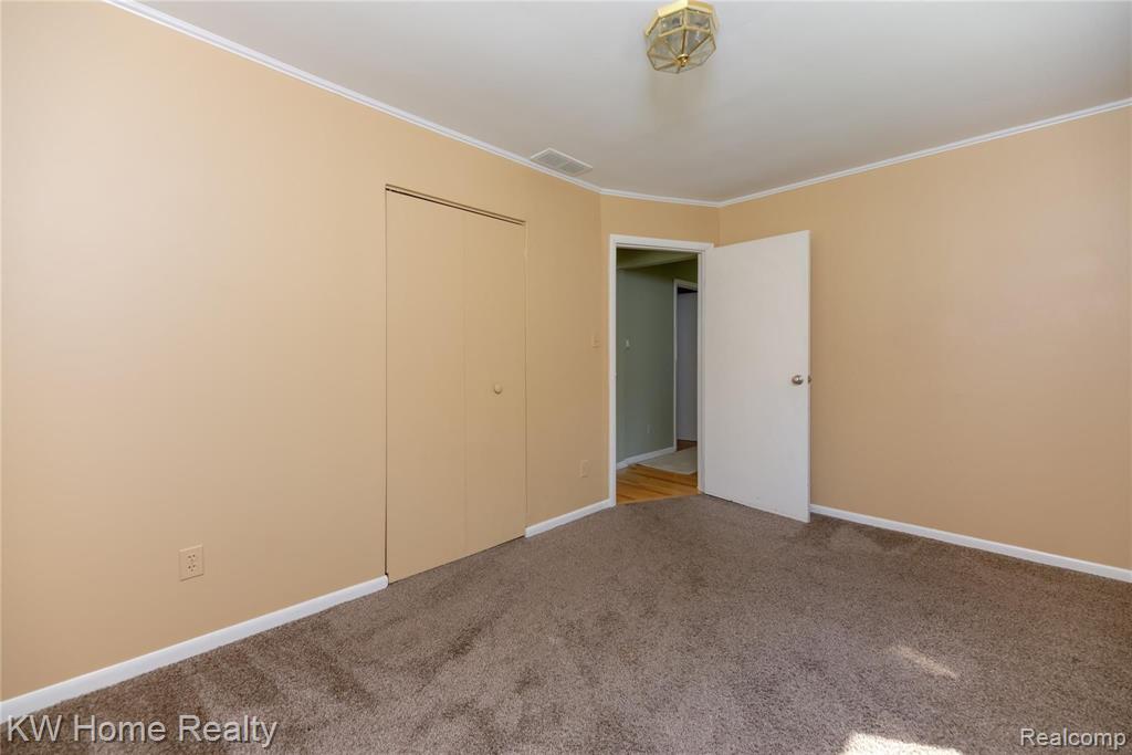 2021 Porter Road White Lake, MI 48383 - Photo 32 of 42 Gallery Image 32
