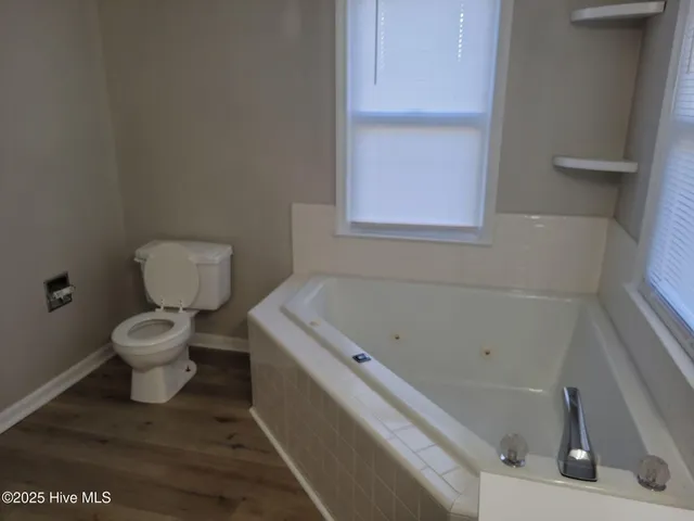 $1,250 | 106 West Victoria Court, Unit D, Greenville, NC 27834