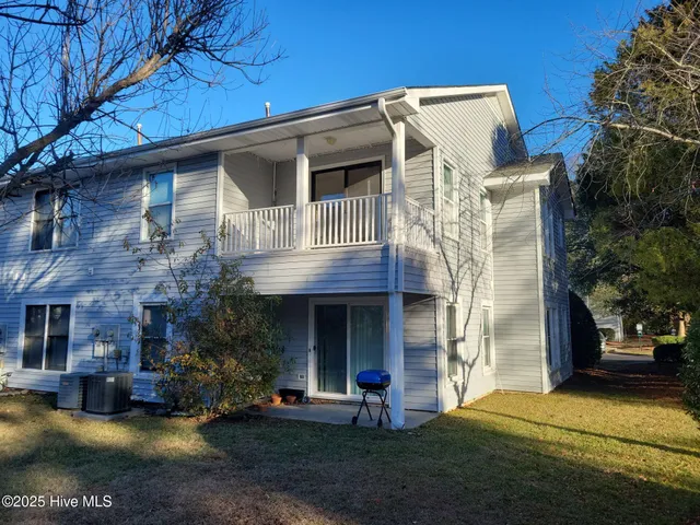 $1,250 | 106 West Victoria Court, Unit D, Greenville, NC 27834