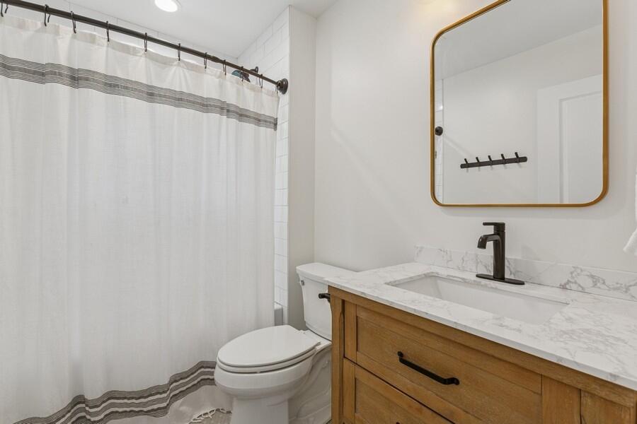 15965 Ruffino Road Union Pier, MI 49129 - Photo 18 of 25 18_15965RuffinoRd_2030_Upstairsfullbathr