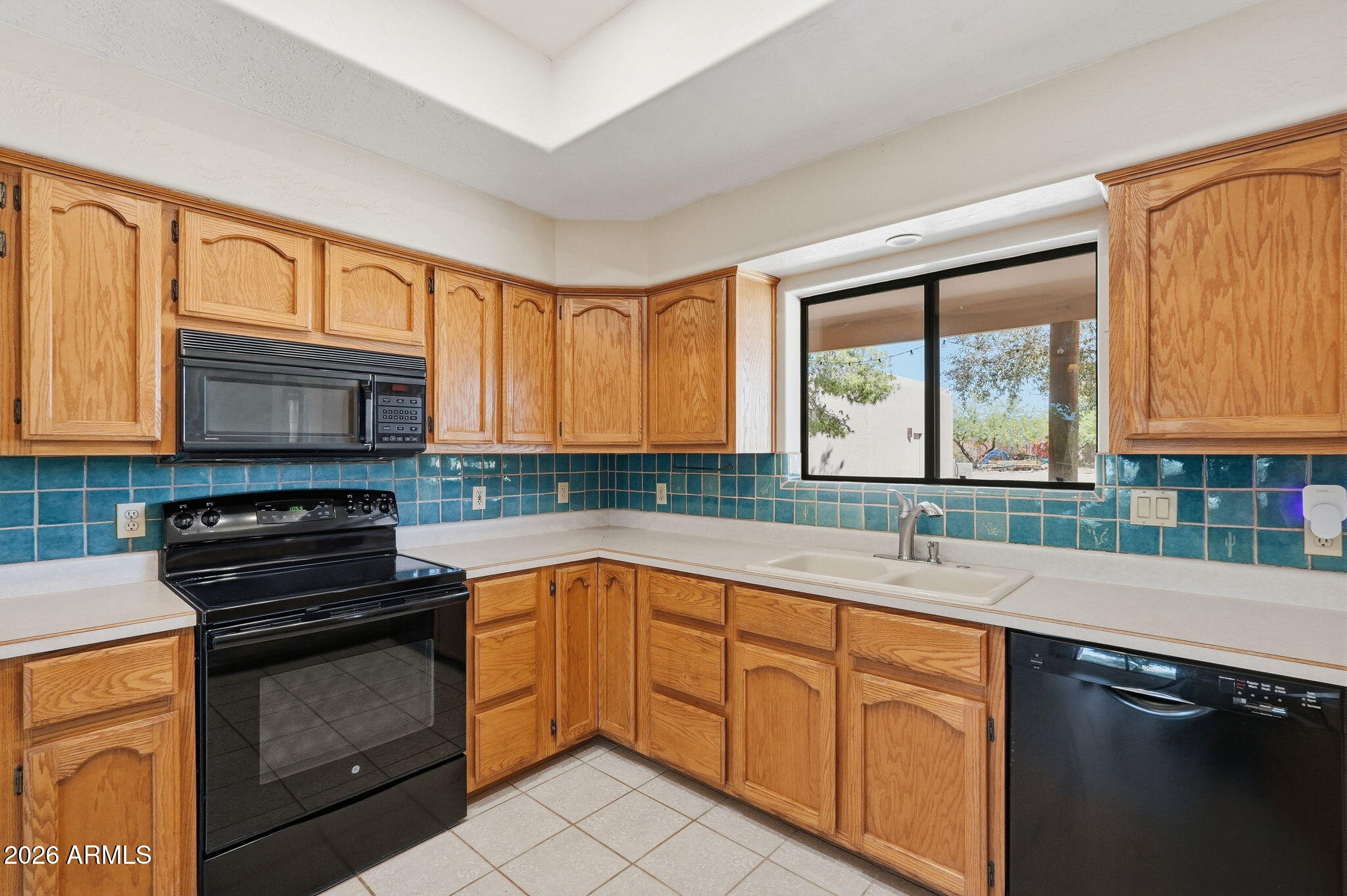 2630 West Irvine Road Phoenix, AZ 85086 - Photo 13 of 37 Kitchen