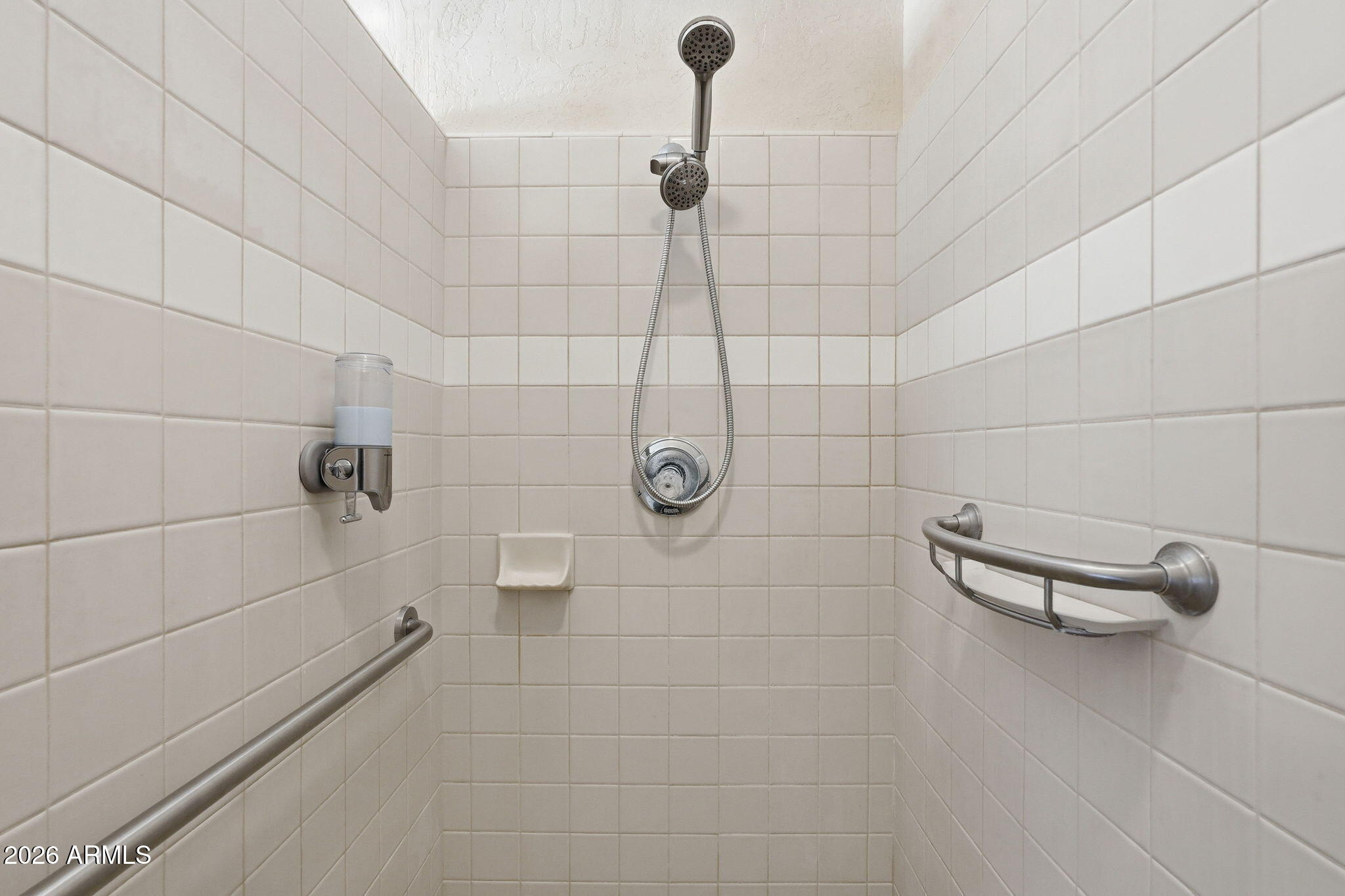 2630 West Irvine Road Phoenix, AZ 85086 - Photo 21 of 37 Master Shower