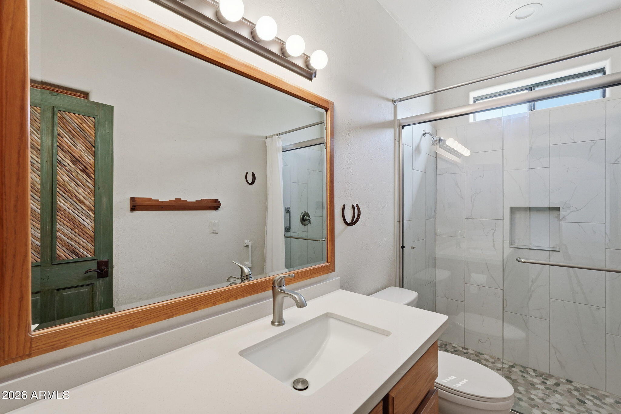 2630 West Irvine Road Phoenix, AZ 85086 - Photo 27 of 37 Guest Bath