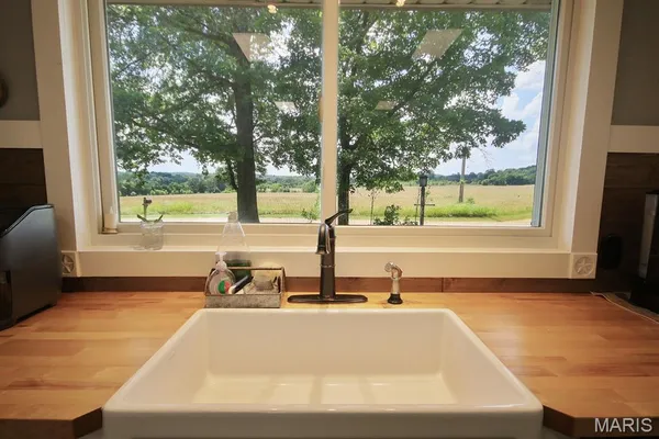 $489,999 | 31337 Hudson Road, Lebanon, MO 65536