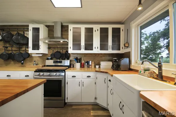 $489,999 | 31337 Hudson Road, Lebanon, MO 65536